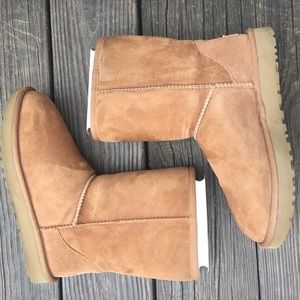 UGG Australia Classic Short Chestnut Boot